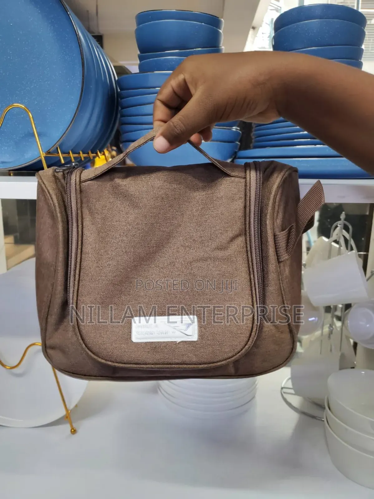 Portable Travel Cosmetic Bag*