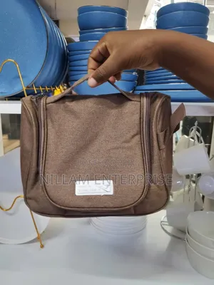 Portable Travel Cosmetic Bag*