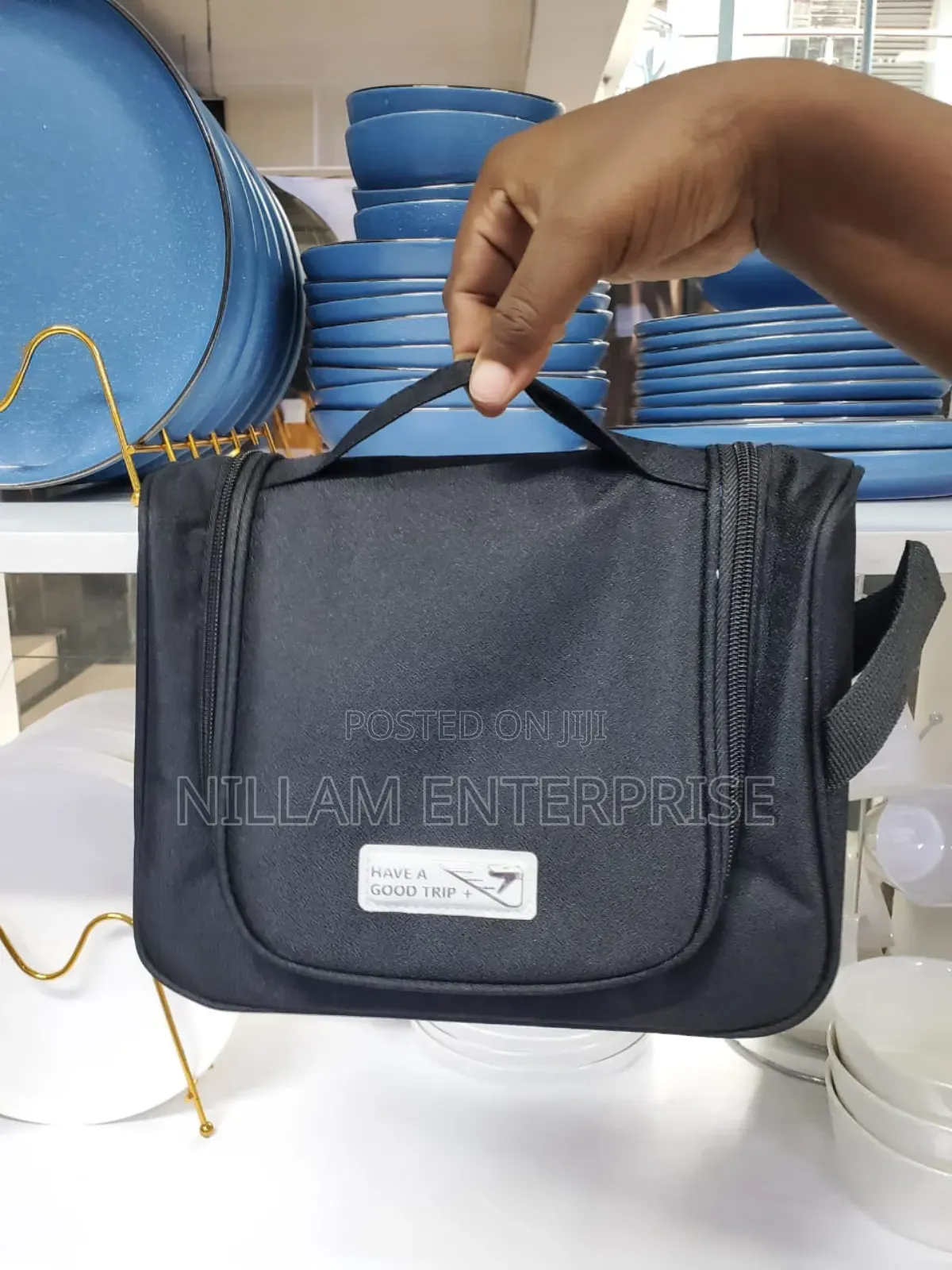 Portable Travel Cosmetic Bag*