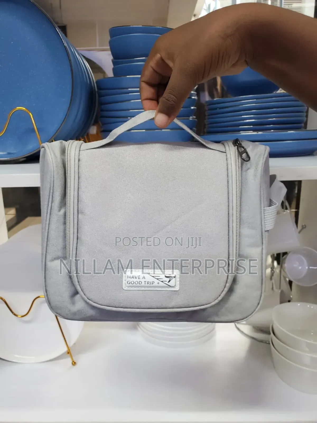 Portable Travel Cosmetic Bag*