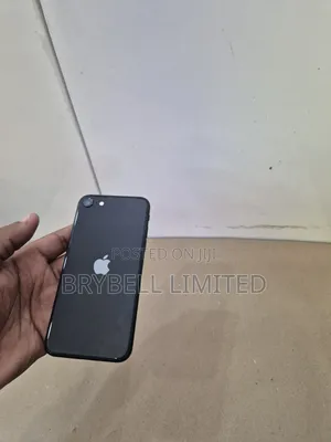 Apple iPhone SE (2022) 64 GB Black