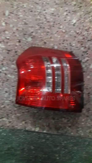 Toyota Runex 2003 Taillight
