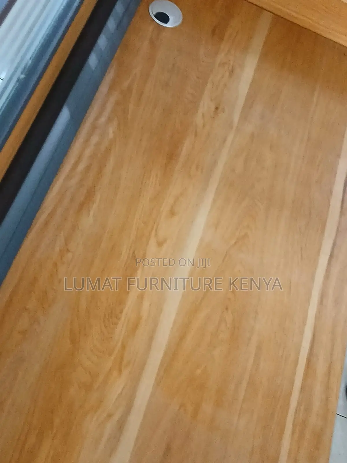 2 Spacious Working Stations
