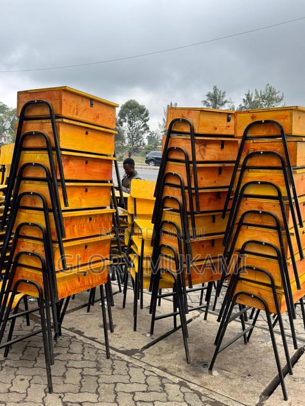 School Locker And Chairs - main view