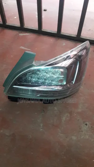 Toyota Mark Zio Taillight