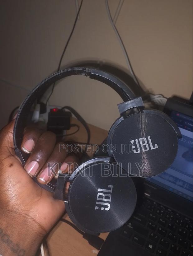 Headphones - main view