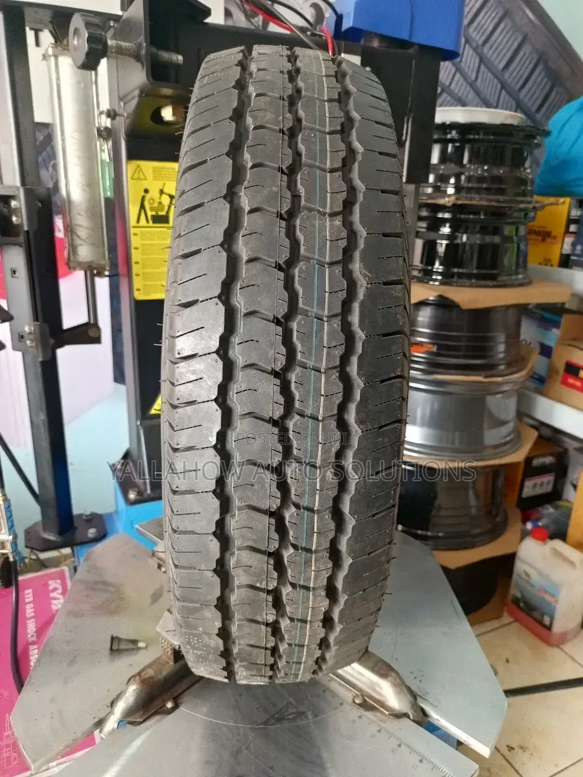 195r15c Tracmax Light Truck Tyres | Long Lasting 8 Ply | Tyre Xperts