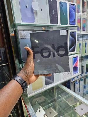 New Samsung Galaxy Z Fold4 256 GB Silver - main view