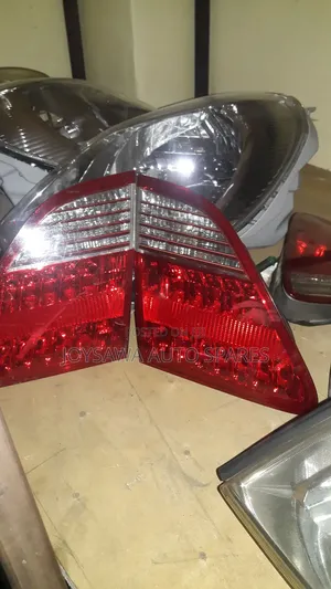 Toyota Crown 2005 Bootlight