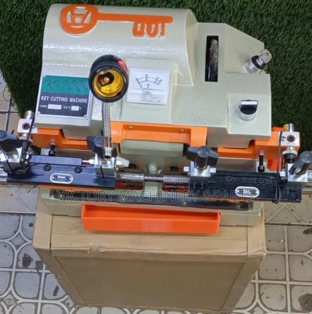 Key Cutting Machine 100e - main view