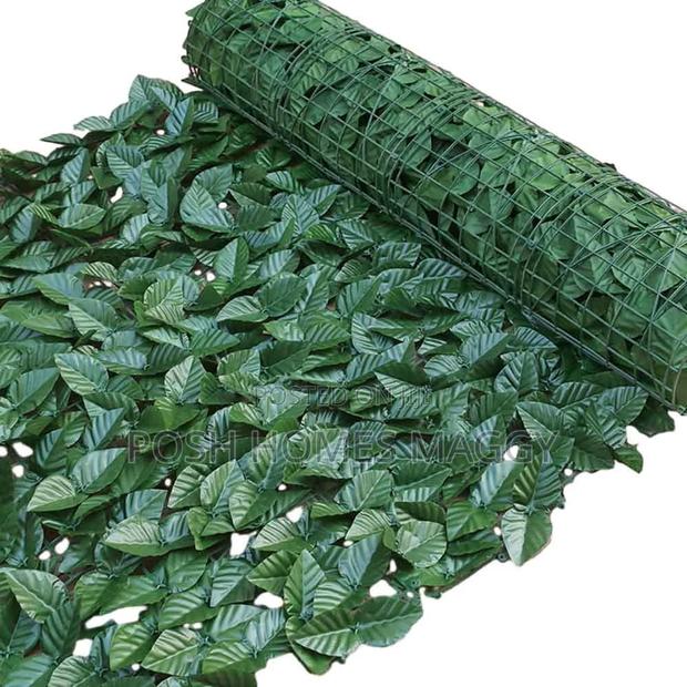 Easy to Maintain Artificial Privacy Fence - main view