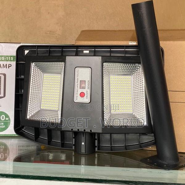 High-Quality Ip65 Waterproof 270-Degree Super Wide 300watts Solar Lamp
