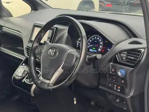 Toyota Esquire 2019 White