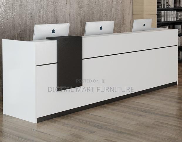 Office Desk: 1.4 Meter Compact Office Reception Counter