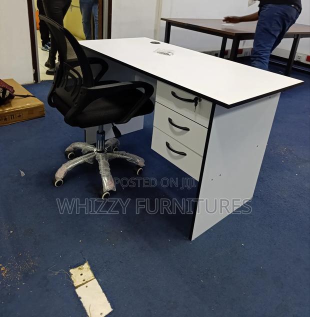 Modern Office Desk - main view