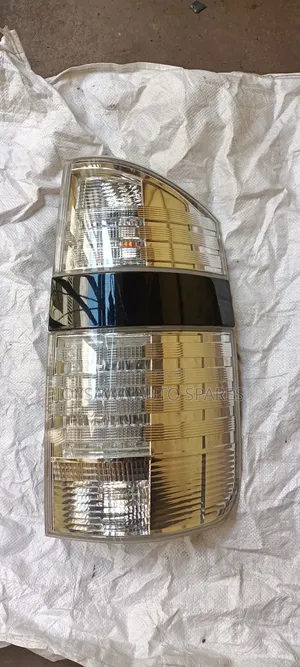 Toyota Voxy 2005 Taillight