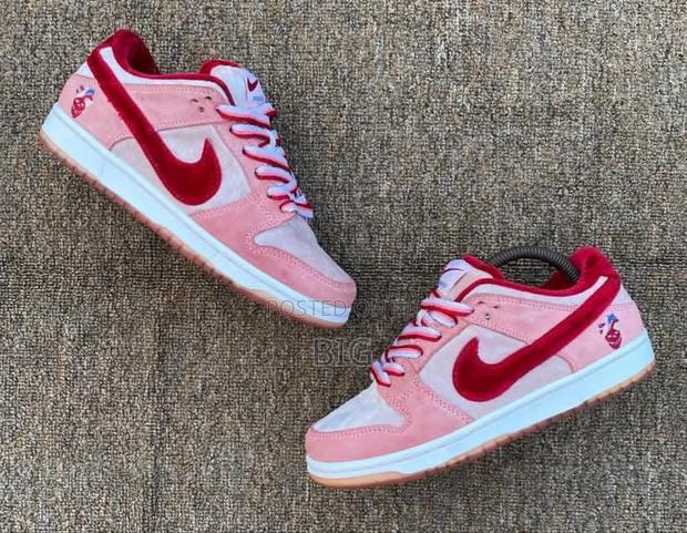 Nike Sb Dunk Strange Love - thumbnail 2