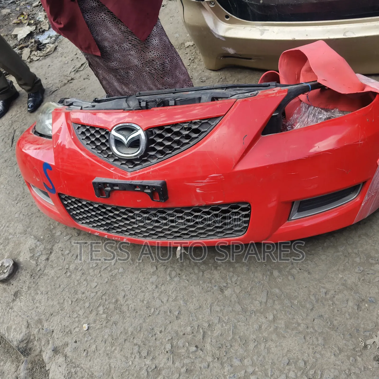 Mazda Axella 2005/2007 Nosecut