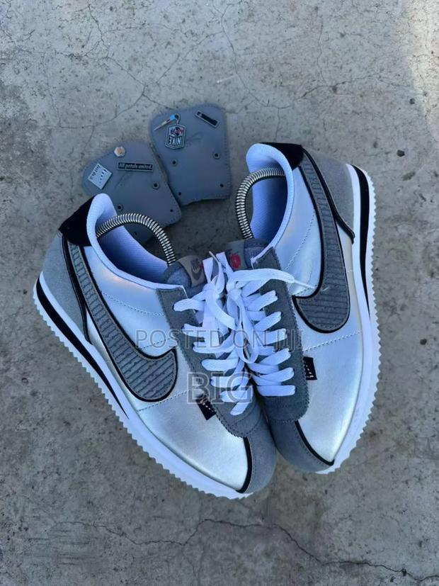 Nike Cortez - main view