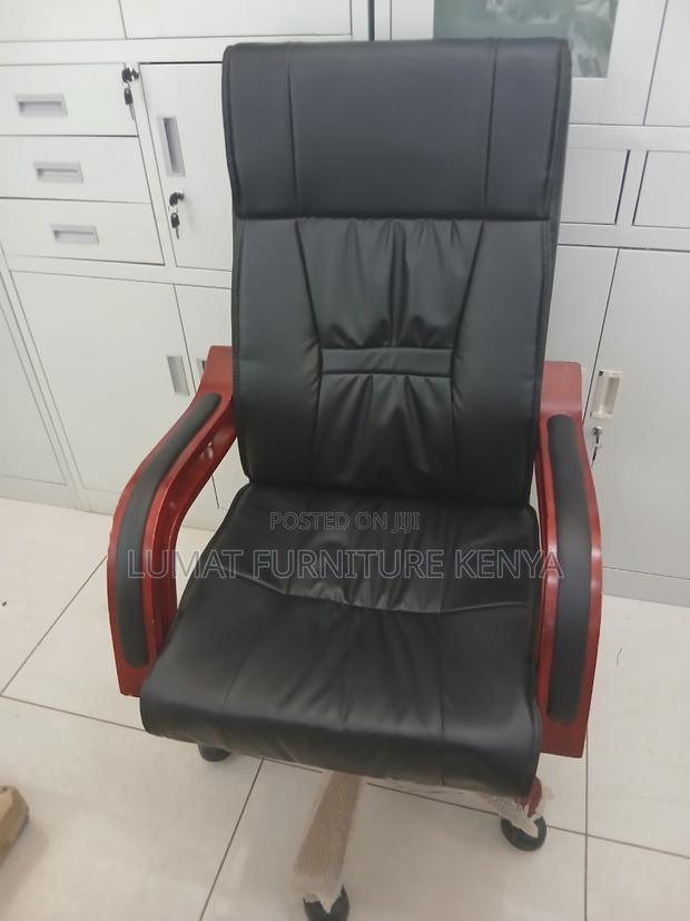 Guest Reception Chair - main view