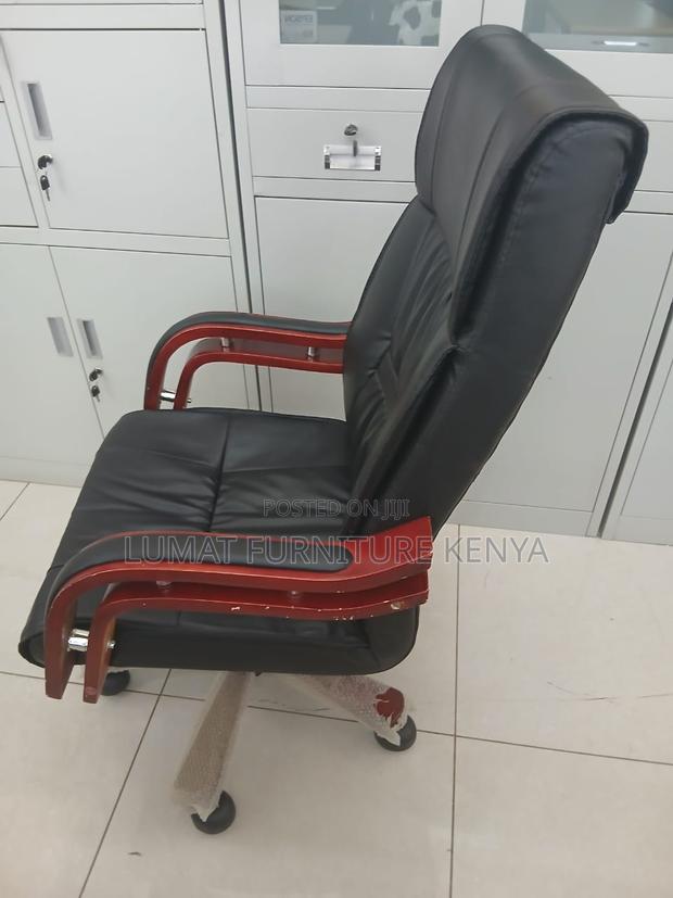 Guest Reception Chair - thumbnail 2