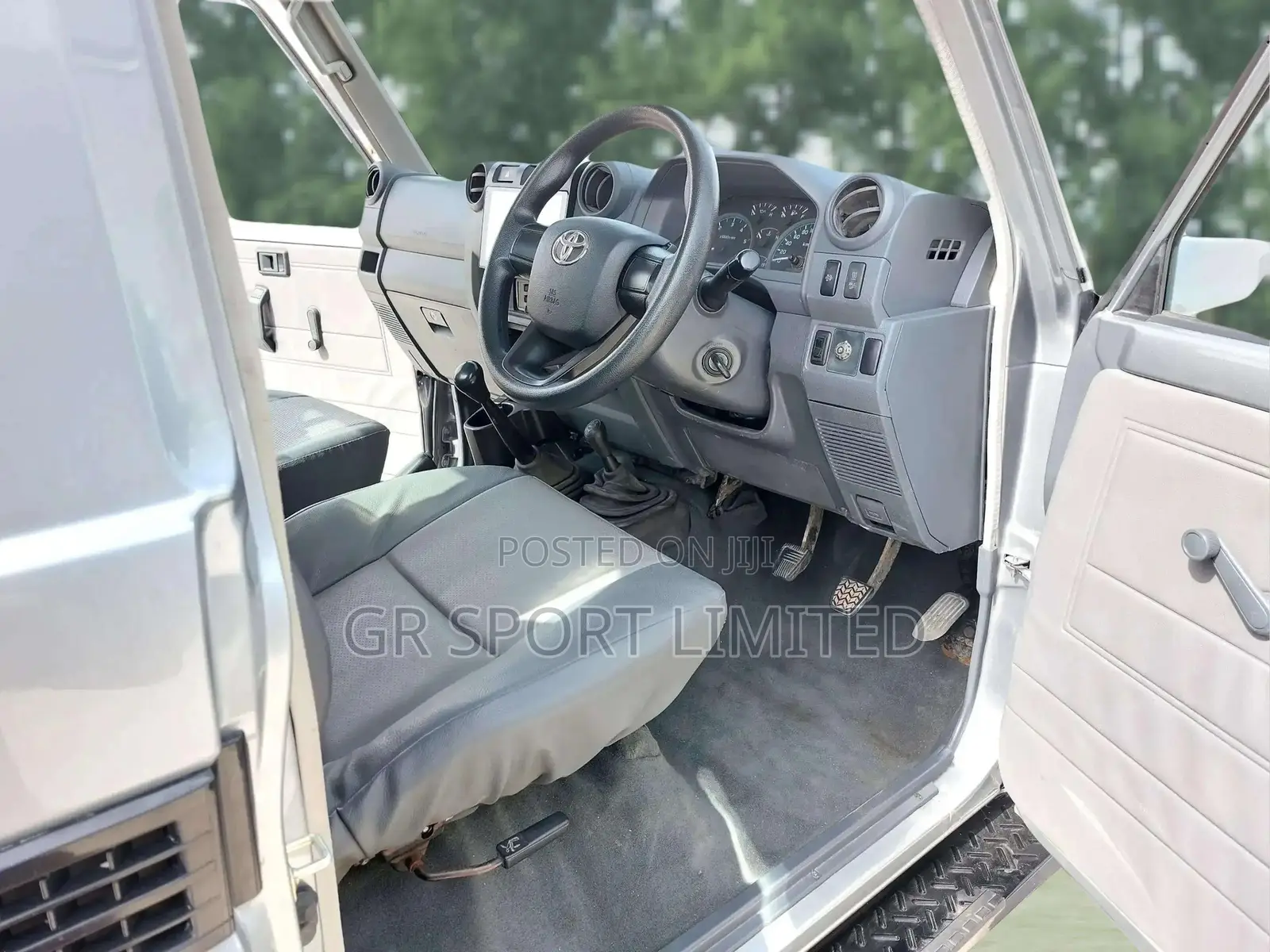 Toyota Land Cruiser 4.5 V8 TD 2019 Silver