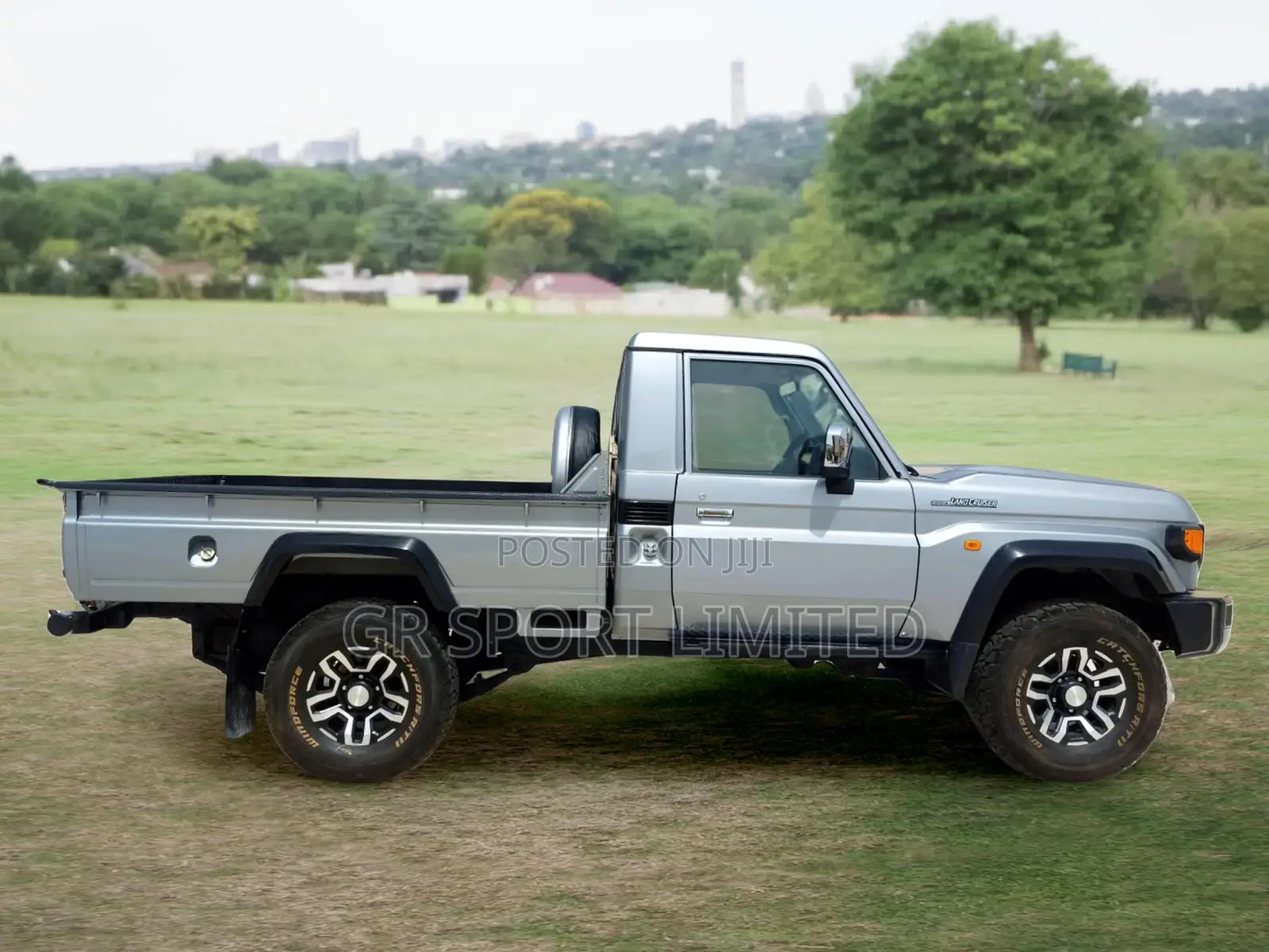 Toyota Land Cruiser 4.5 V8 TD 2019 Silver