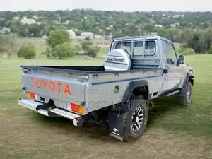 Toyota Land Cruiser 4.5 V8 TD 2019 Silver