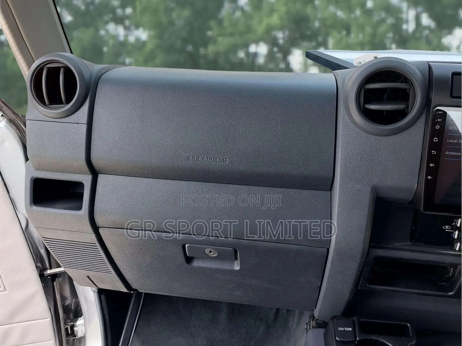 Toyota Land Cruiser 4.5 V8 TD 2019 Silver