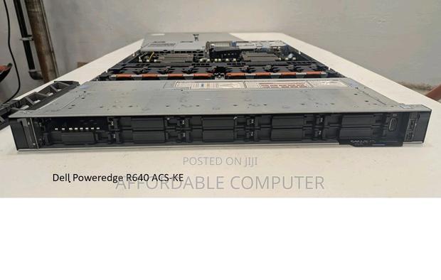 Server Dell PowerEdge R640 32GB Intel Xeon HDD+SSD 4T