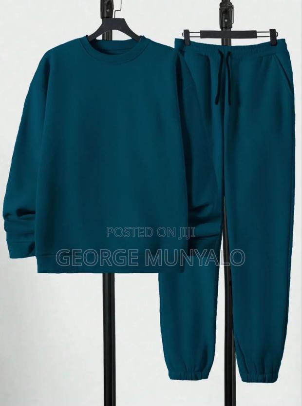 Unisex Sweatshirt Sweatpant Set - thumbnail 3