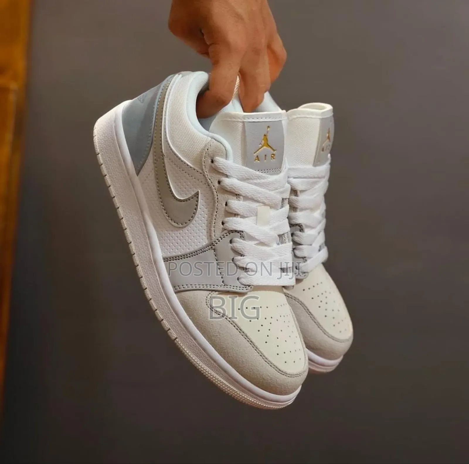 Jordan 1 Low PSG
