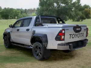 Toyota Hilux Revo Double Cab Deisel 2.8 AWD 2018 Silver
