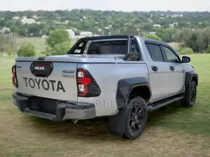 Toyota Hilux Revo Double Cab Deisel 2.8 AWD 2018 Silver