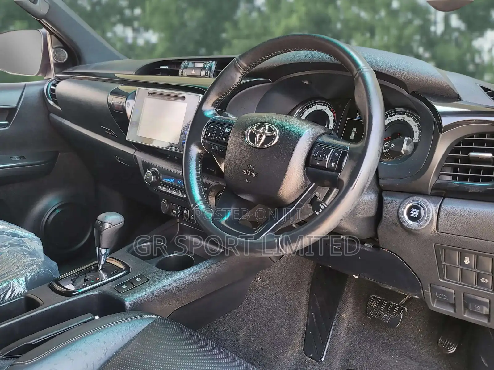 Toyota Hilux Revo Double Cab Deisel 2.8 AWD 2018 Silver