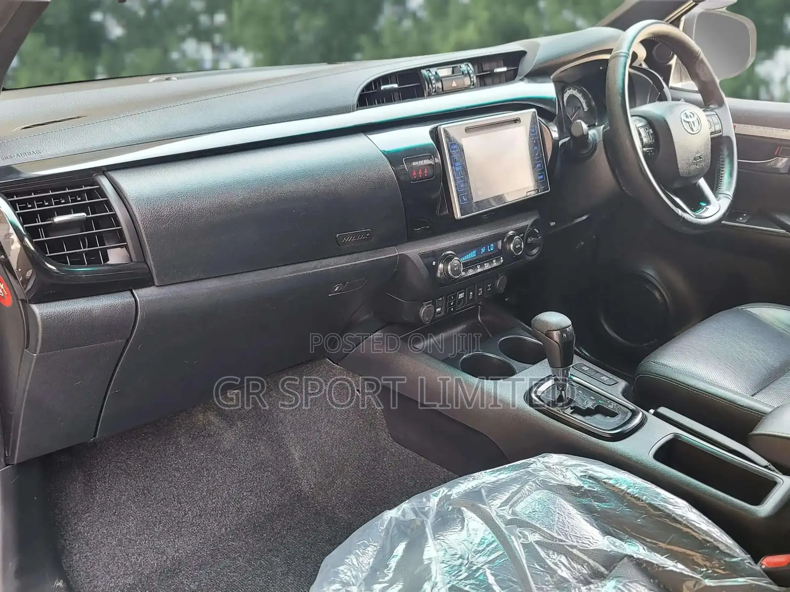 Toyota Hilux Revo Double Cab Deisel 2.8 AWD 2018 Silver