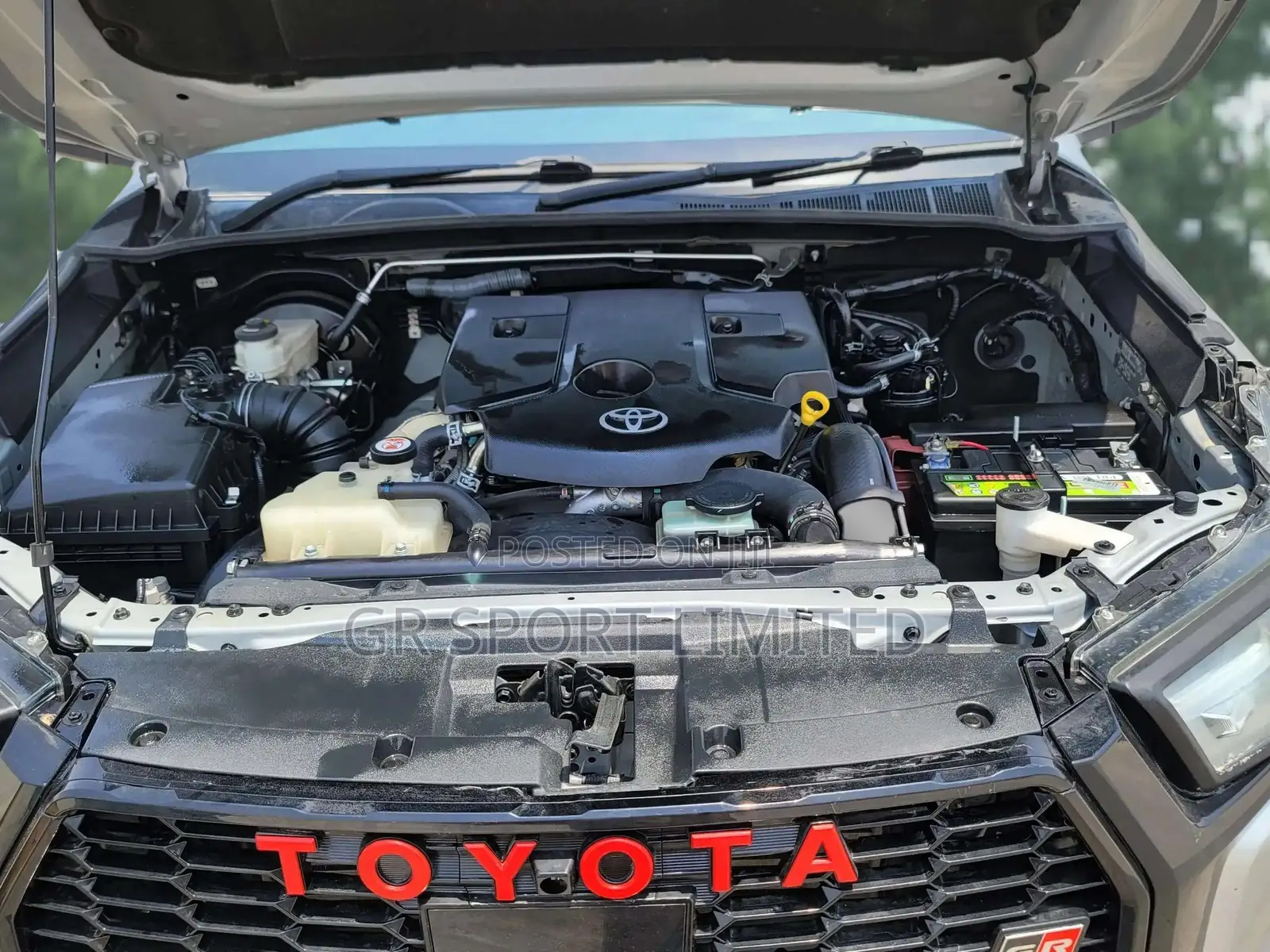 Toyota Hilux Revo Double Cab Deisel 2.8 AWD 2018 Silver