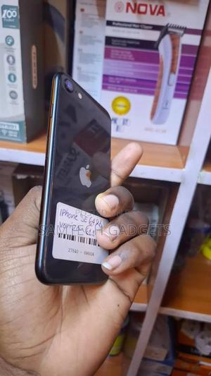 Apple iPhone SE 64 GB Black - thumbnail 2