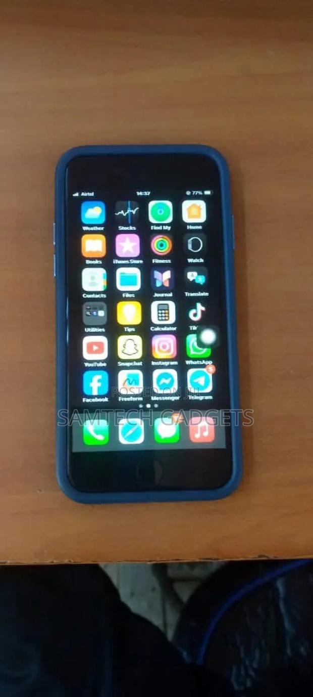 Apple iPhone SE 64 GB Black - thumbnail 5