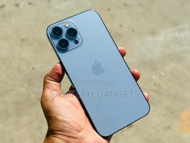 Apple iPhone 13 Pro Max 256 GB Blue - main view