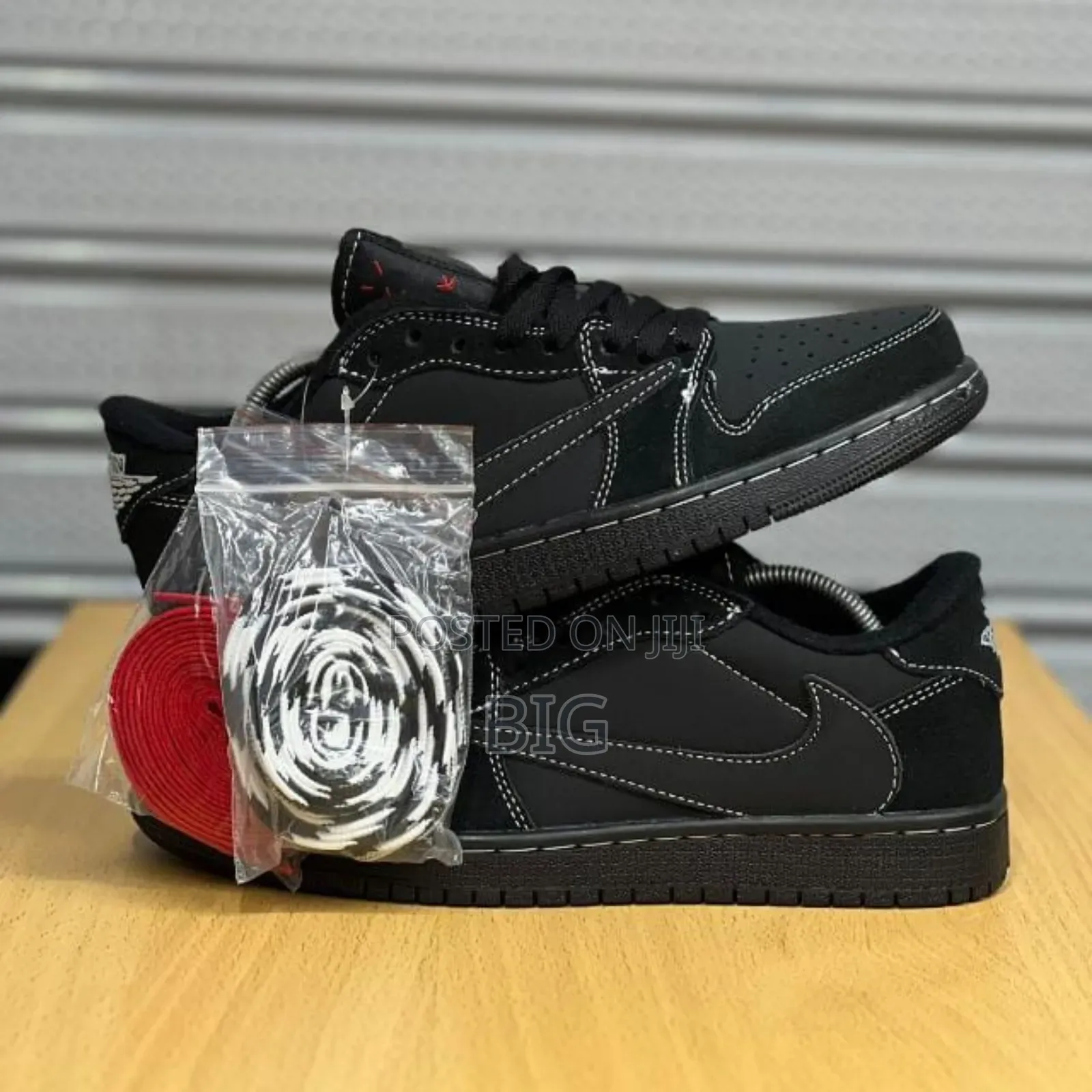 Jordan 1 Low Travis Scott