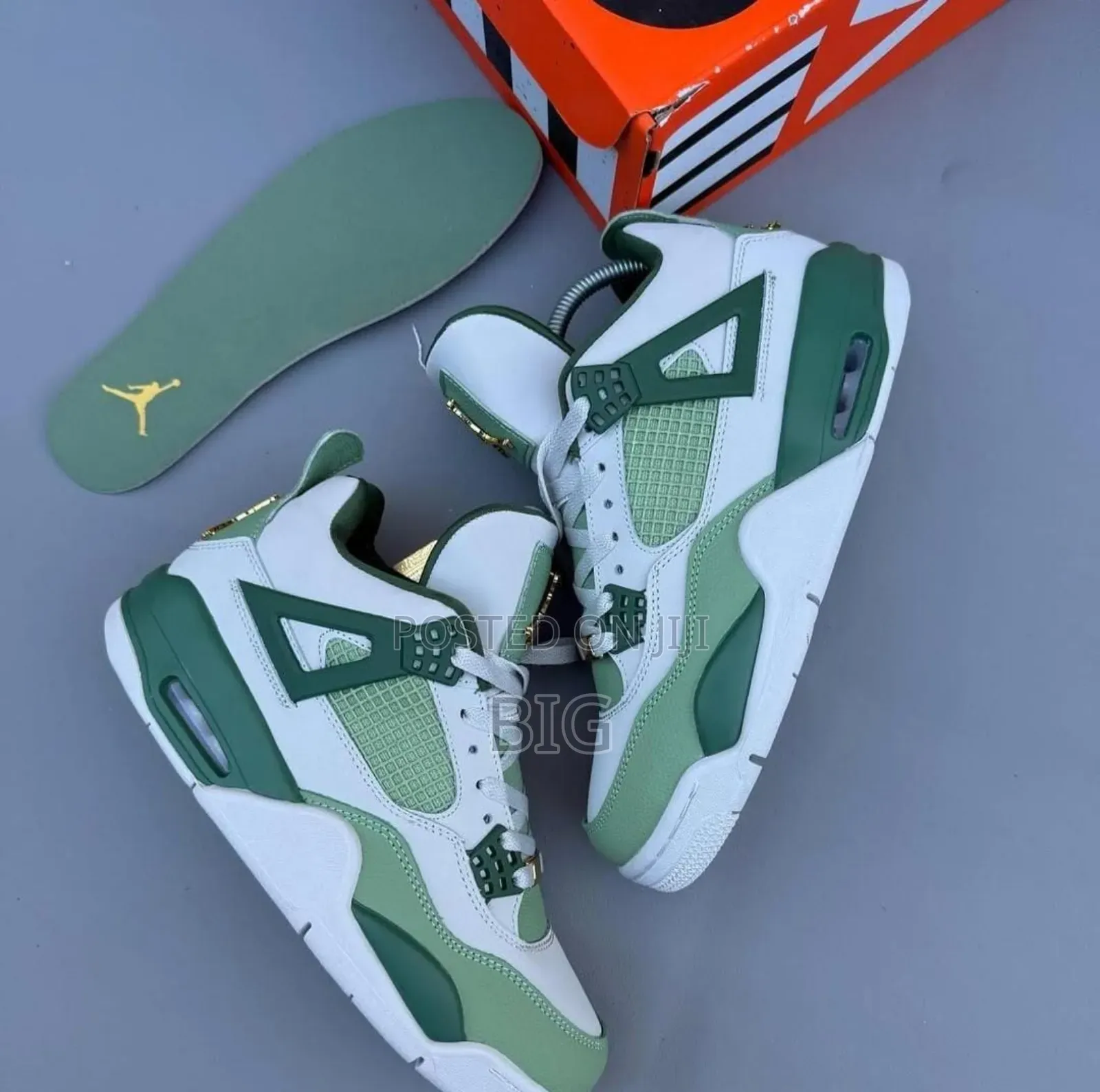 Jordan 4 First Class