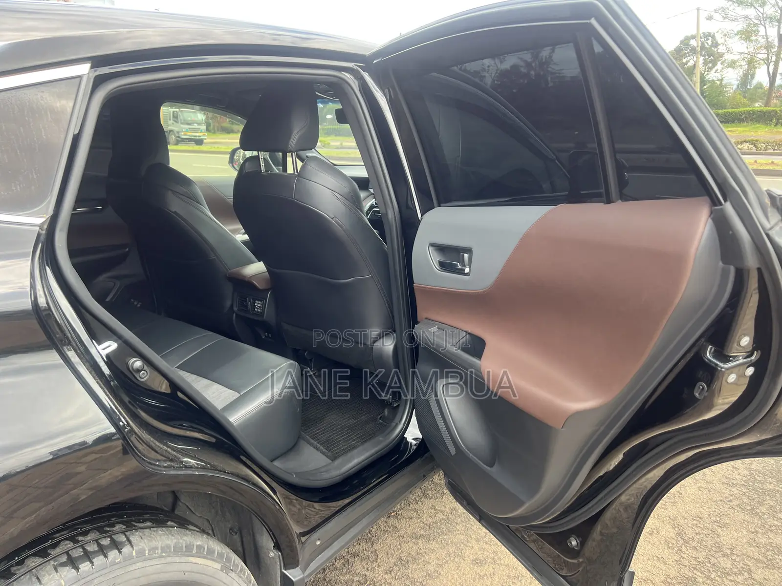 Toyota Harrier 2.0 2020 Black