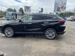 Toyota Harrier 2.0 2020 Black