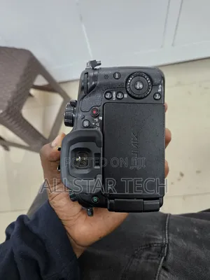 Panasonic Lumix DMC-Gh4 Mirrorless Micro Four Thirds Digital Camera