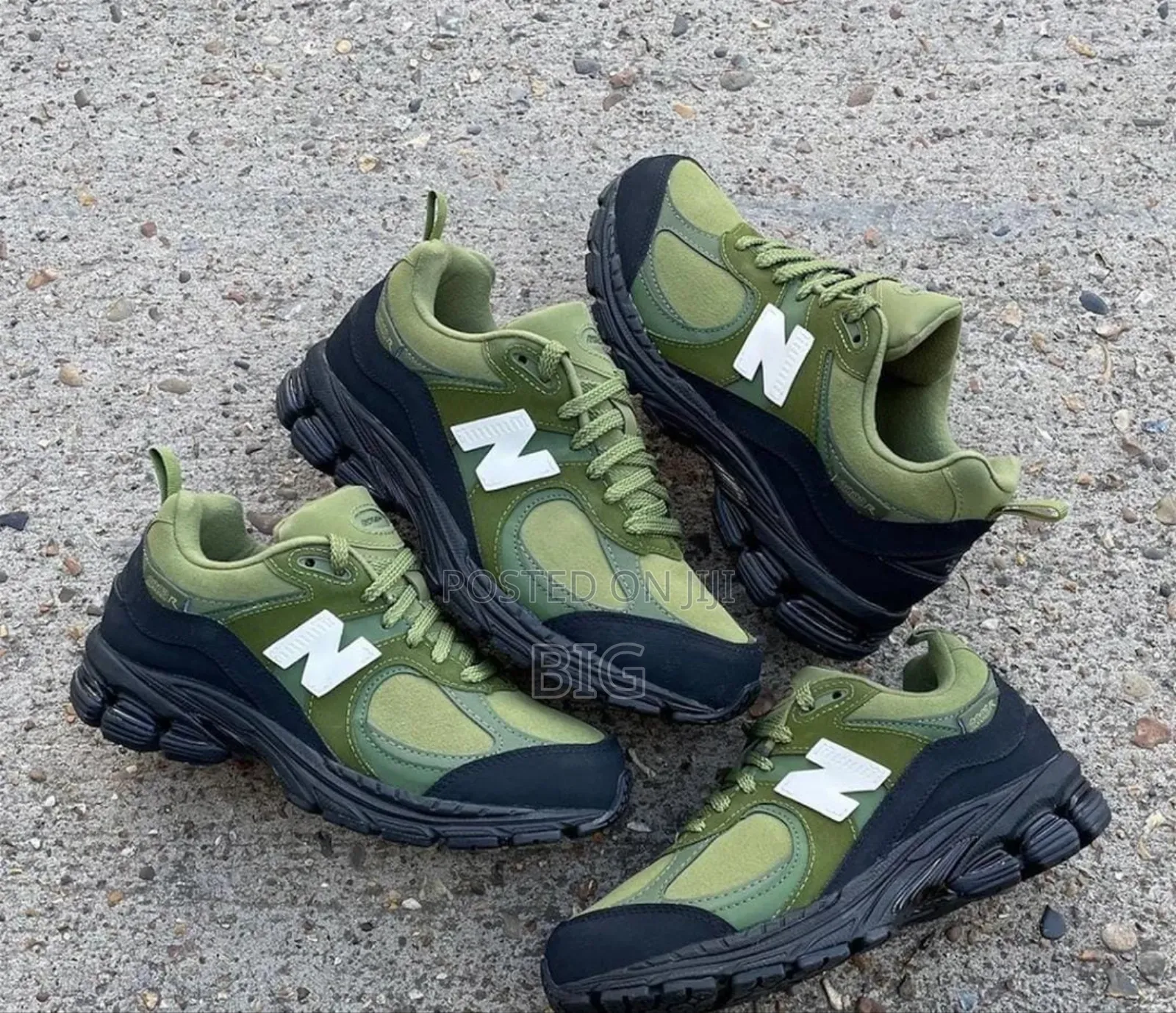New Balance 2002r