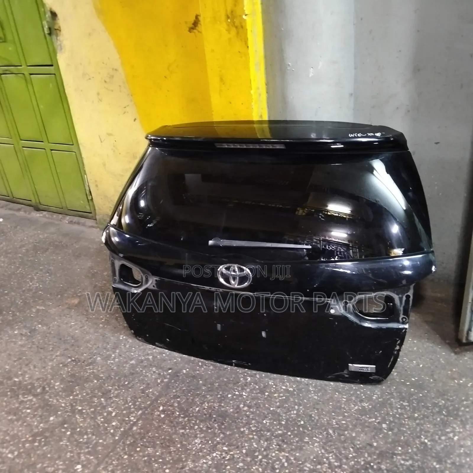 Toyota Wish Model 2015/2016 Tailgate, Original Ex Japan