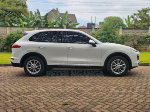 Porsche Cayenne S AWD 2016 White