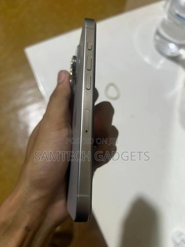 Apple iPhone 15 Pro 128 GB Silver - thumbnail 7