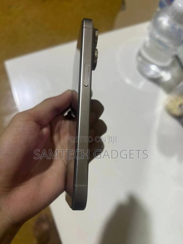 Apple iPhone 15 Pro 128 GB Silver - thumbnail 8